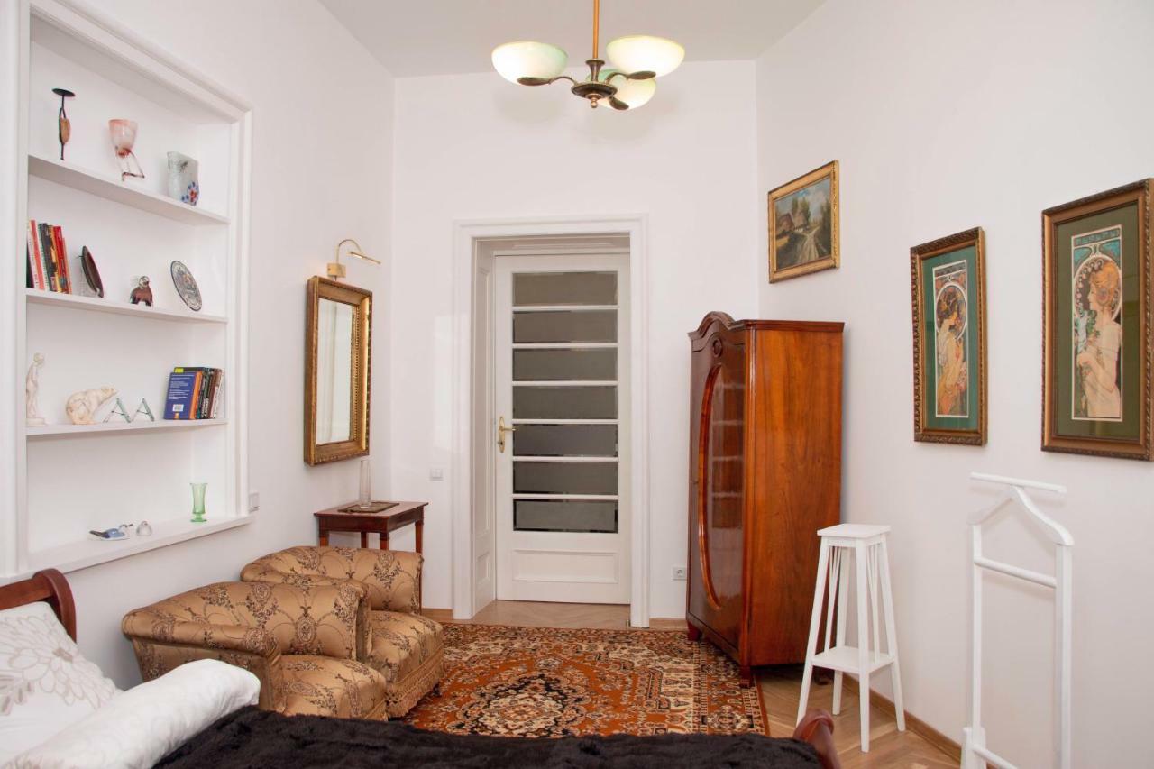 Apartment Antique